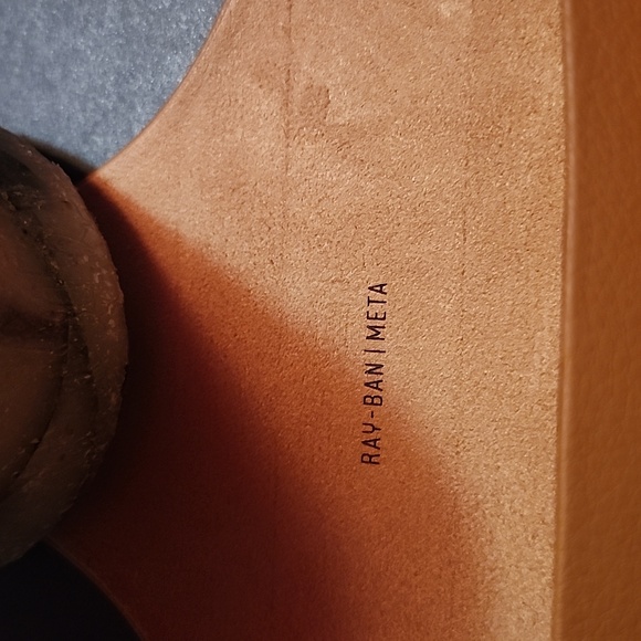 Ray-Ban Tan Leather META Sunglasses Case. NEW. - Picture 2 of 5